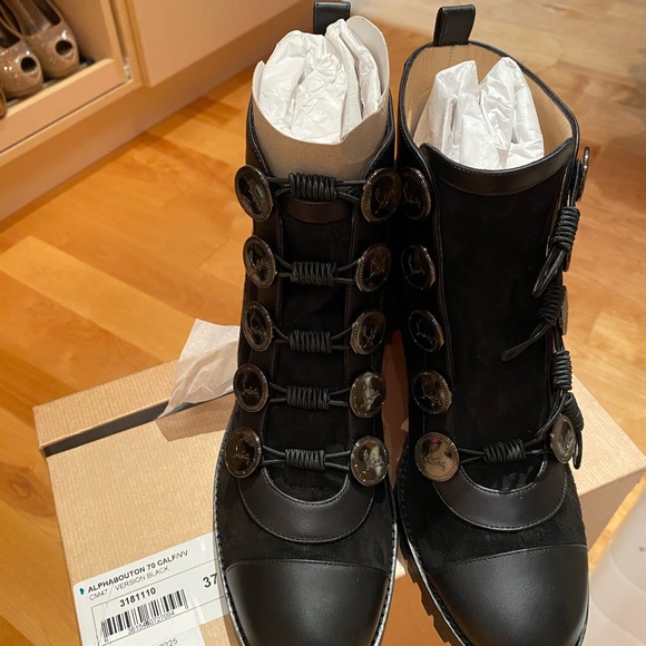 Brand New in Box, Louboutin Size 37 - Picture 4 of 4